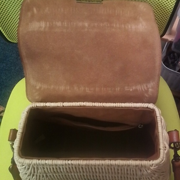 Woven Straw Patricia Nash Crossbody Bag with Tan Leather Trim - Picture 4 of 4